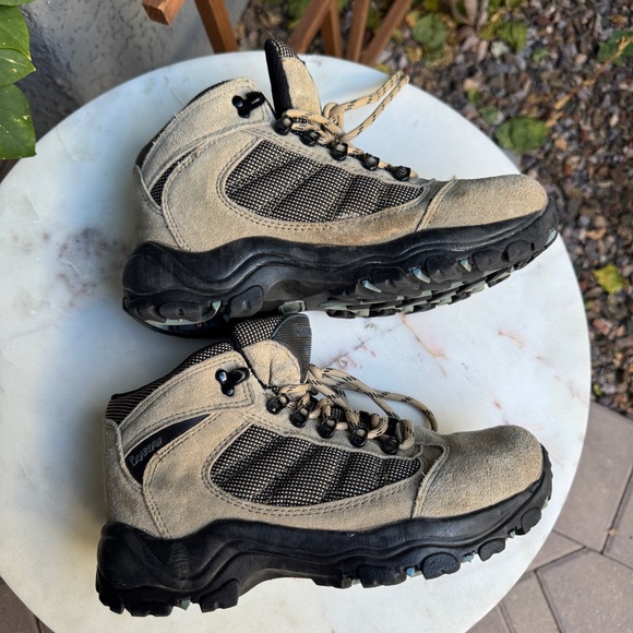 BearPaw Suede Lace Up Chunky Hiking Boot - Picture 5 of 11